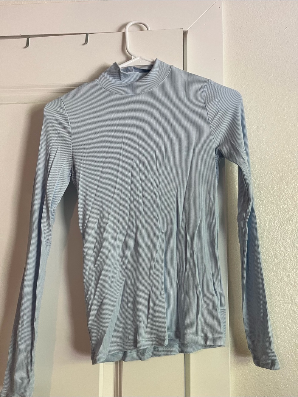 American Eagle Outfitters Light Blue Ribbed Long Sleeve Mock Neck Tee